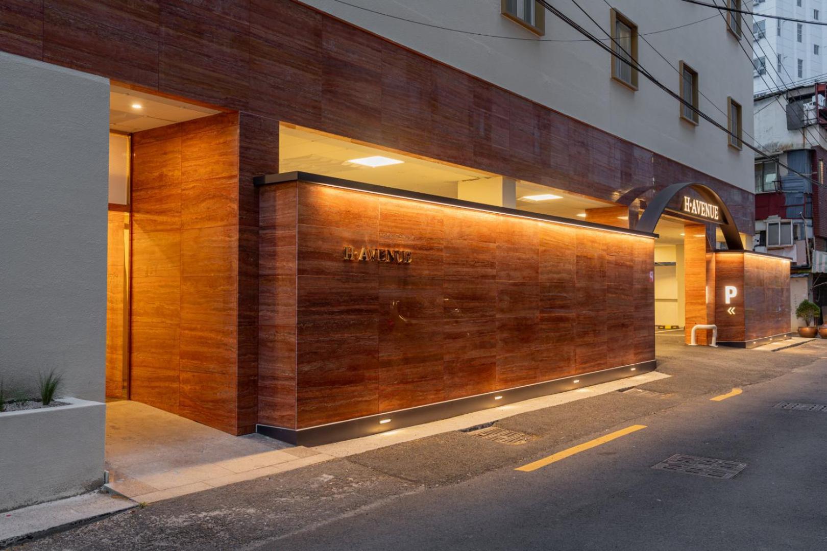 H-Avenue Hotel Munhyeon Busan Eksteriør billede